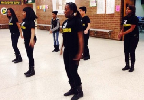 STEP TEAM MEMBERS (L-R)
seniors Jaysha Harris, Victoria Smith, Nyiera Bradley, juniors Faith Webb and Francisco Alderete, and freshman Shanayaa Murphy practice for the annual African American Assembly.