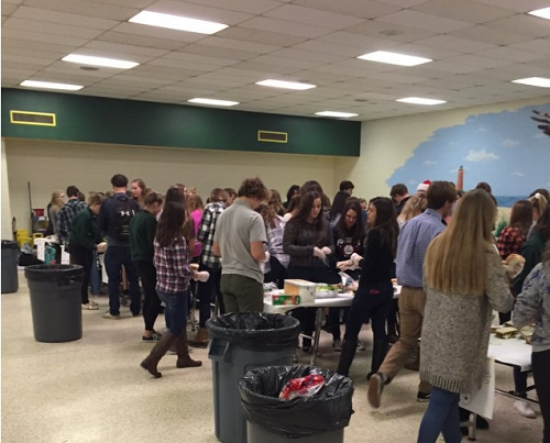 STUDENTS MADE 606 bagged lunches in 19 minutes at last year's #hashtaglunchbag event.