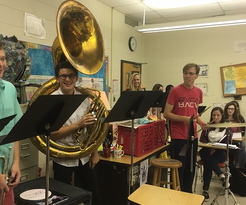 SENIOR JAZZ BAND students performed in Mrs. Molodows class last week to showcase music from the 1920s.