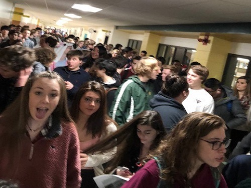 UNDERCLASSMEN FILLED THE during Advisory Block on Wednesday. Students had the opportunity to speak with older students about higher level classes and clubs.