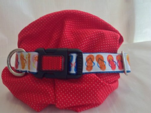 LIBBYJANEDESIGN OFFERS CUSTOM made, personalized dog collars such as this one decorated with flip flops.  The small business was launched from FaceBook by school security officer Mrs. Carlson and has exploded into a successful small business that also donates to the SPCA.