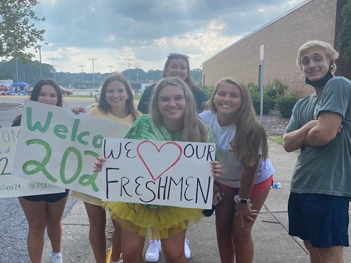 SCA GATHERS BEFORE school began to welcome the Class of 2024 at Falcon Fest, the annual freshman orientation. Some of the seniors and various other members involved in SCA welcome new freshman each year.