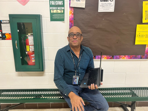 TECHNOLOGY SUPPORT TECHNICIAN Ordaz Jeter helps students and teachers solve their technological problems. Jeter has been an active member of the Cox faculty and has always enjoyed aiding people in need.