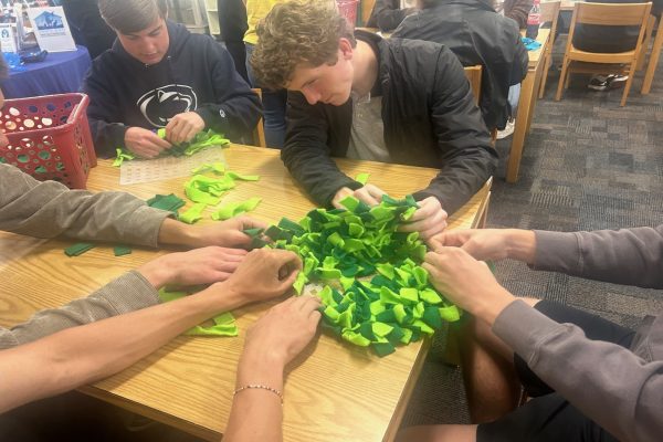 CHS seniors volunteer, give back to community charitable foundations