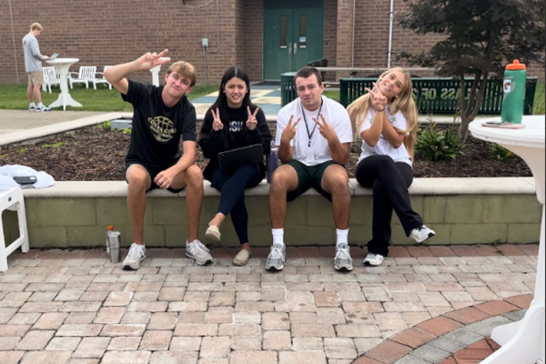 BOYS AND GIRLS on the Couch talk about  upcoming events around school. The crew takes it to the wing for a change of scenery. 