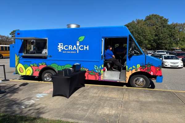 NEWLY IMPLEMENTED SCRATCH Food Truck  showed up again last week bringing in students from all grade levels to enjoy a delicious and healthy lunch. Aside from the regular cafeteria lunch, the truck offers students optional healthy options to eat instead. 